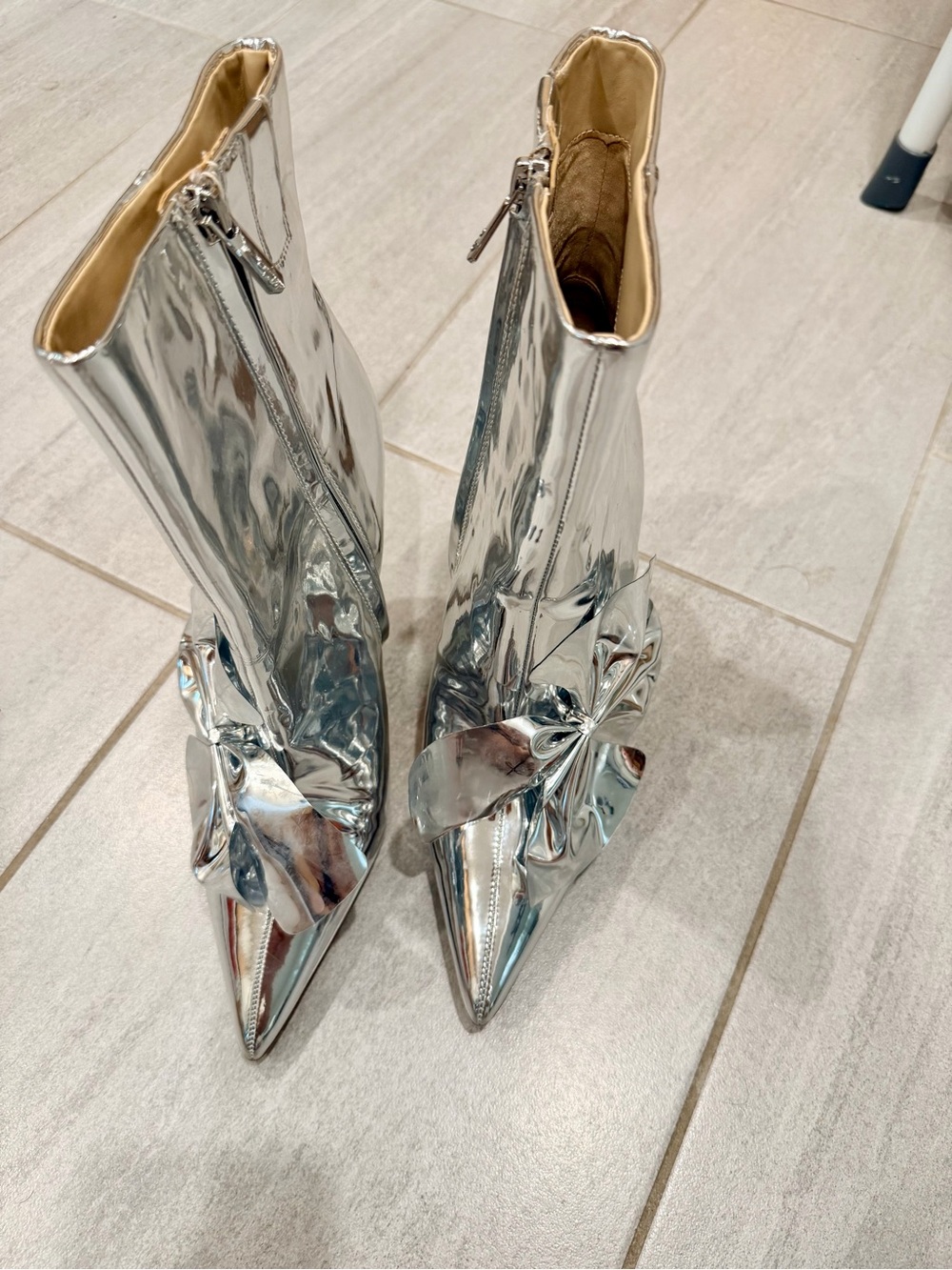 NIB Sam Edelman Metallic Silver Pointed-Toe Stiletto Ankle Bootie - SZ 10 - Picture 2 of 13